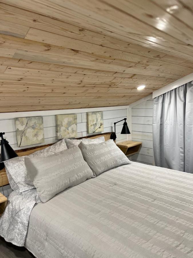 Maria's Tiny Barn Country house *