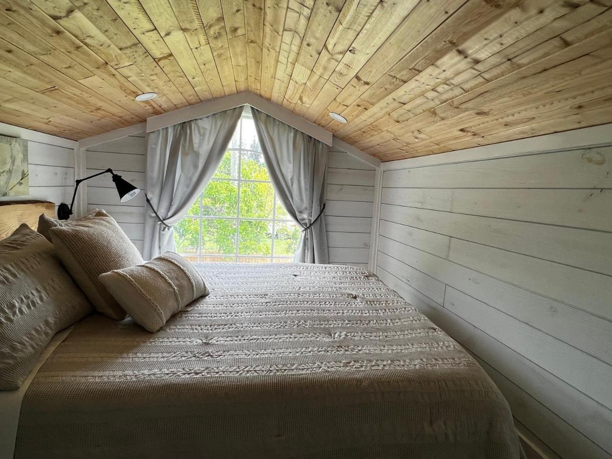 Maria's Tiny Barn * Homestead
