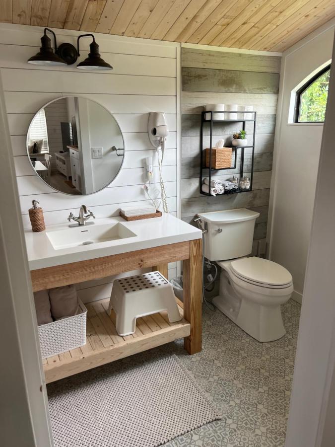 Maria's Tiny Barn Country house