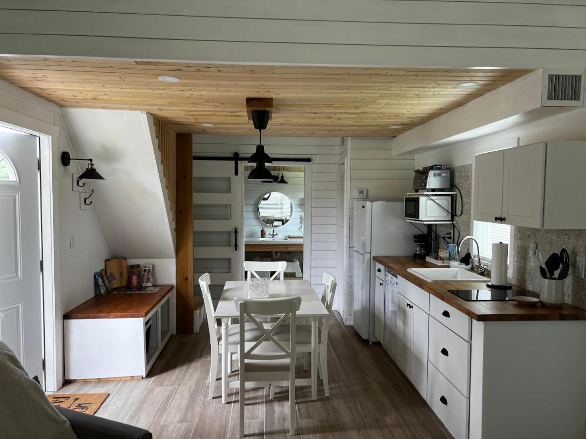 Maria's Tiny Barn Country house